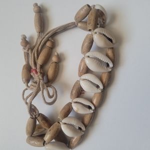 🗽 Vintage Cream and Brown Shell Bracelet